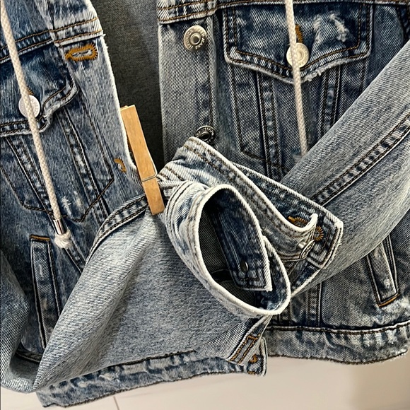 Veronica Beard Denim Jacket with Hoodie - Picture 8 of 12